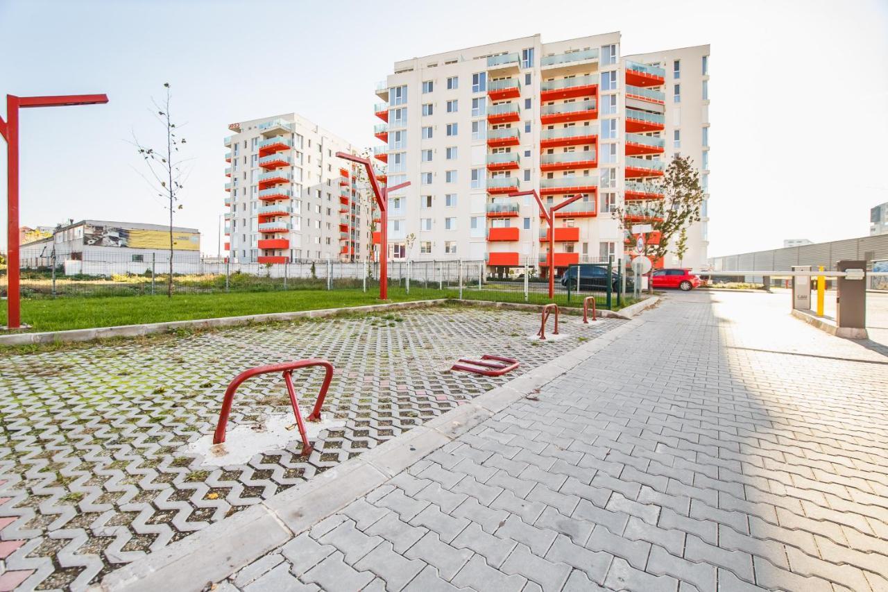 Vivid Colors Near City Center Oradea Eksteriør billede